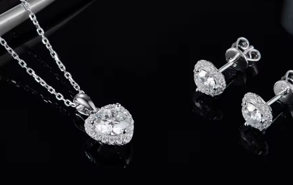 Classic Heart Moissanite Set